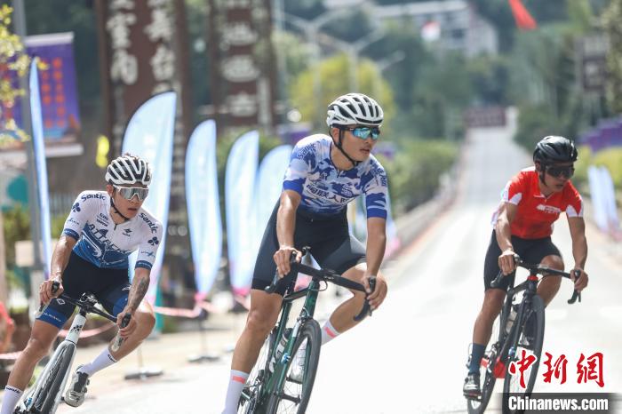 2022环鄱阳湖自行车精英赛首次以国际赛标准办群