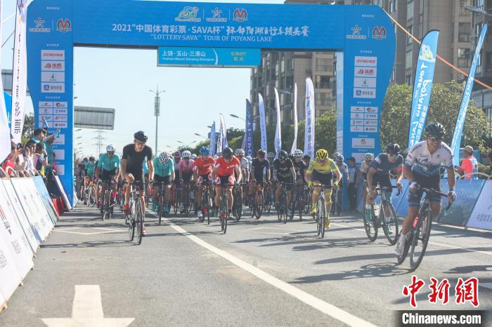 2022环鄱阳湖自行车精英赛首次以国际赛标准办群