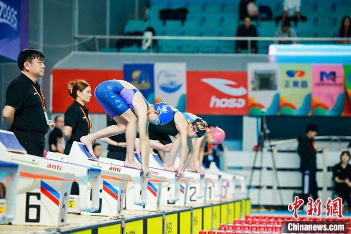 国家奥体杯青少年游泳冠军赛开赛 参赛规模约