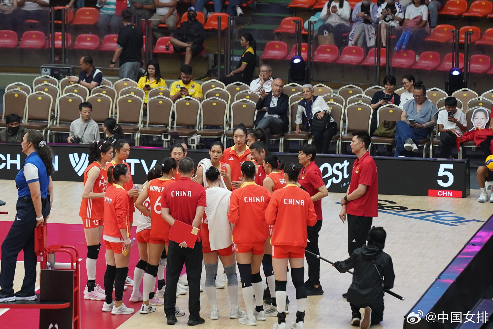 中国女排13负法国队 新老交替难阻止步八强