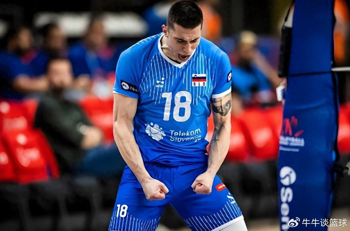 山东泰山队引援补强 阿尔瓦罗加盟高准翼续约备