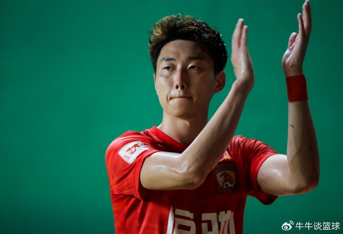 山东泰山队引援补强 阿尔瓦罗加盟高准翼续约备