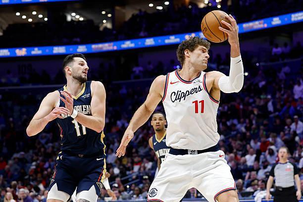 快船三连败洛佩斯低迷引质疑 教练用人策略遭质