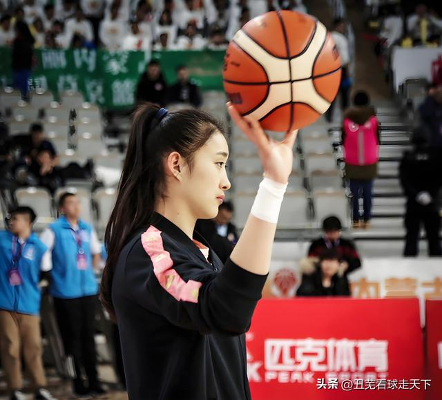 新疆天山女篮力克山东晋级半决赛 朦桐组合闪耀