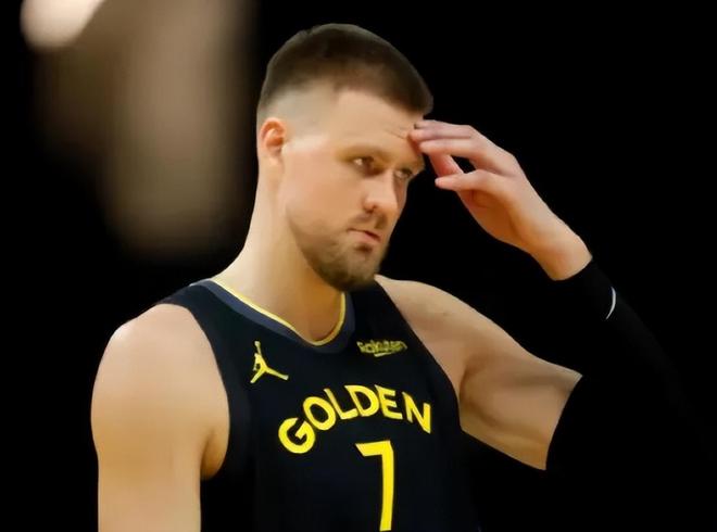 勇士第二节失势难翻盘 库里巴锡联手力挽狂澜