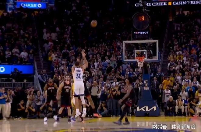 库里三分未中勇士功亏一篑 杜兰特精准传球助火