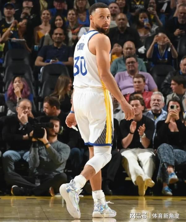 库里三分未中勇士功亏一篑 杜兰特精准传球助火