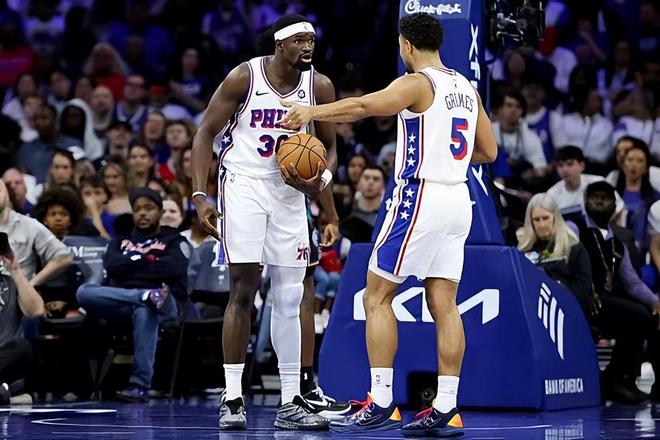 76人胜魔术晋级季后赛 博纳防守亮眼但进攻乏力