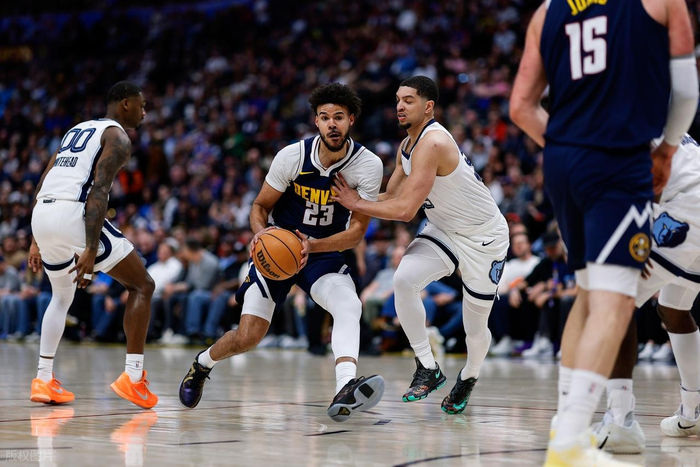 约基奇三双助掘金豪取10连胜 灰熊延续连败颓势